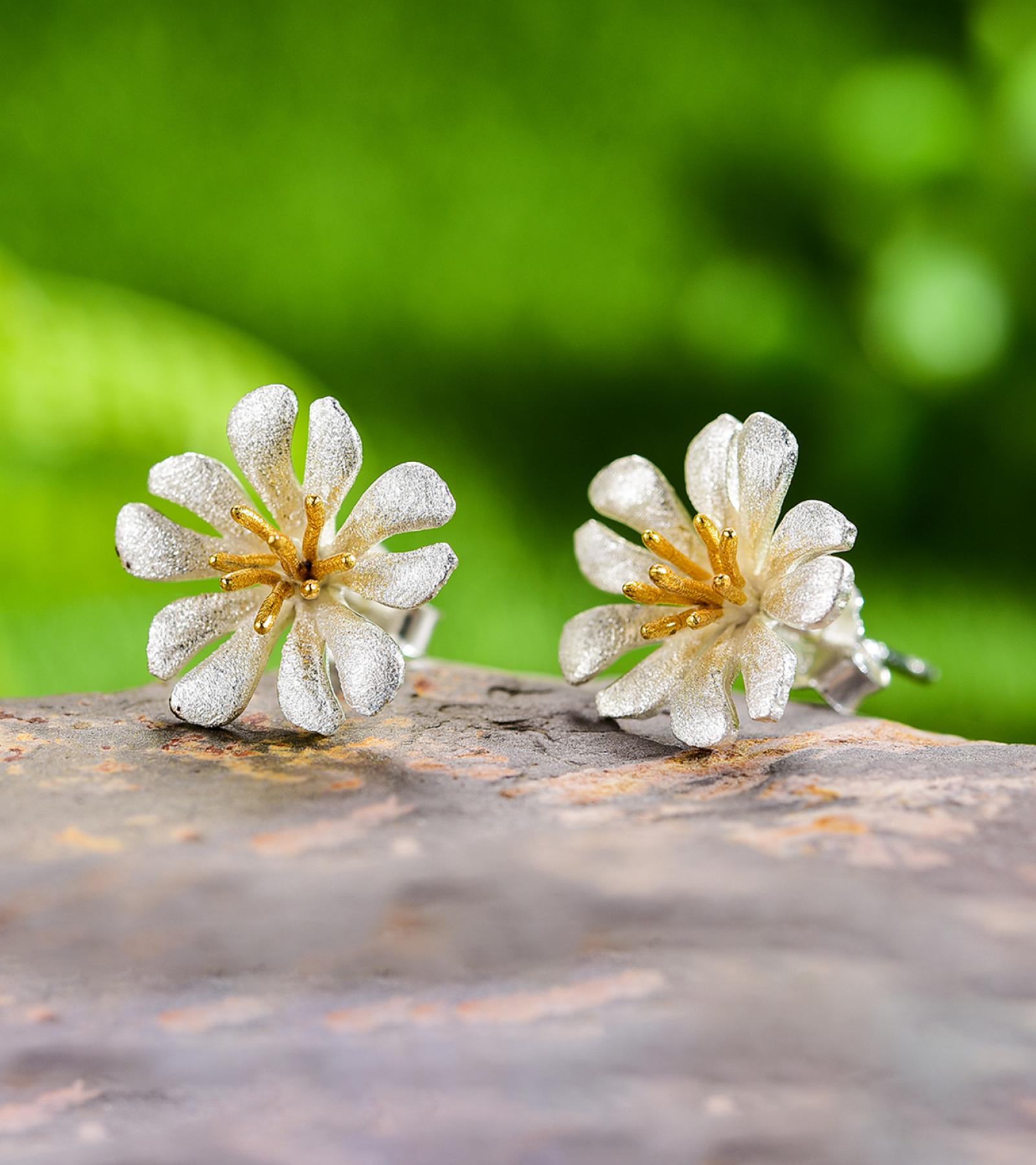 Sliver ring, shape as Flower with stone, Chandi earring, chandi ring, 18k gold plated, chandi online store.