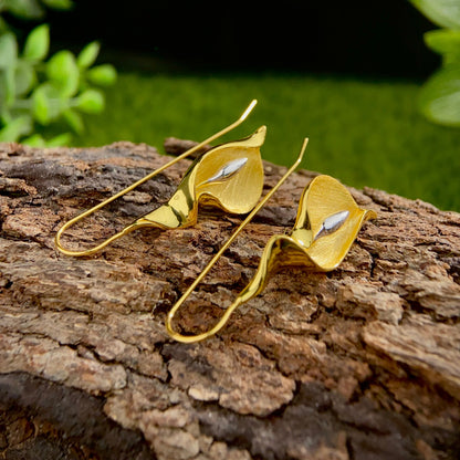 Sliver ring, shape as Flower with stone, Chandi earring, chandi ring, 18k gold plated, chandi online store.