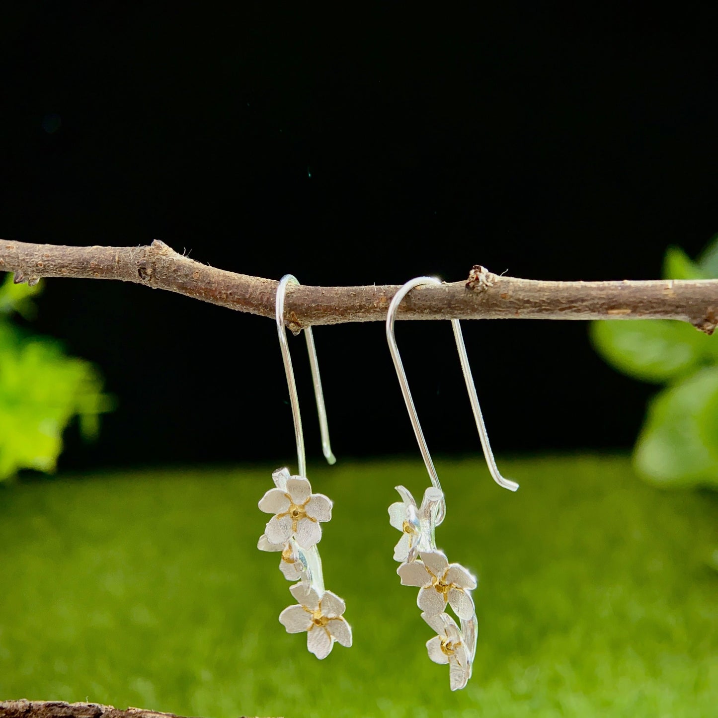 Sliver ring, shape as Flower with stone, Chandi earring, chandi ring, 18k gold plated, chandi online store.